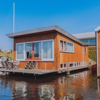 Holiday Accommodation Rentals Uitgeest - Houseboat GBP99.0